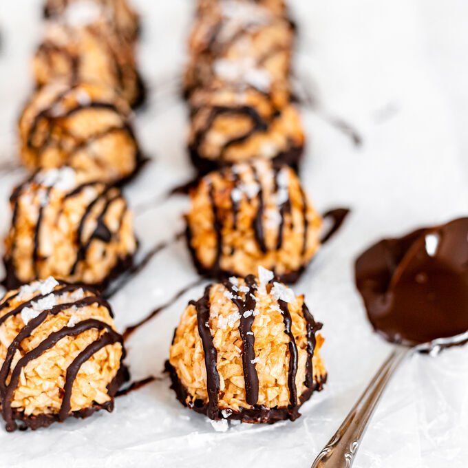 Chocolate-Drizzled Caramel Coconut Macaroons