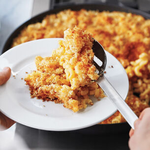 Classic Extra-Cheesy Macaroni and Cheese with Crunchy Crumb Topping