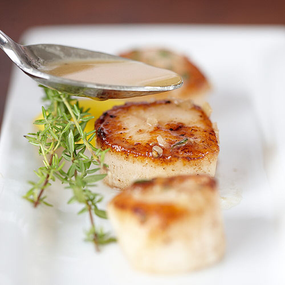 Salt Block Scallops with Tomato & Basil Vinaigrette