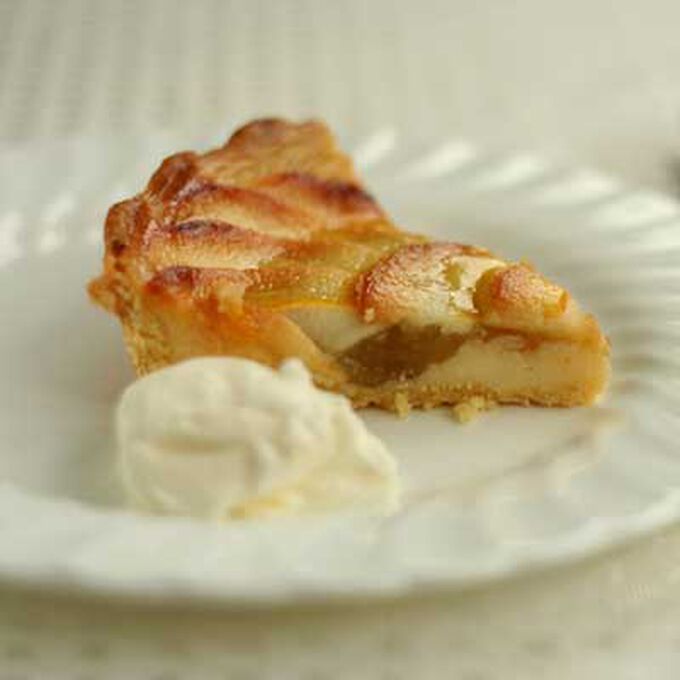 Tarte Tatin With Lavender Creme Fraiche Recipe Sur La Table