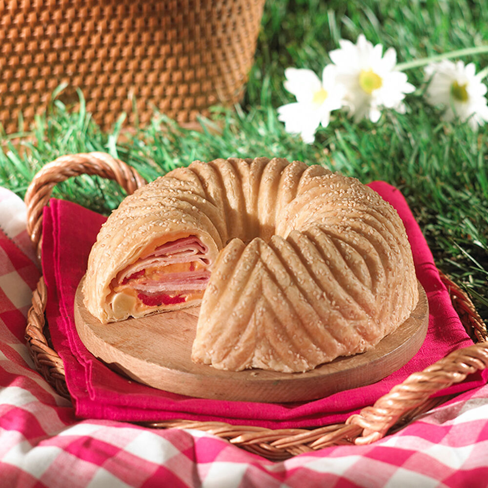 Nordic Ware Bavaria Bundt Pan Sur La Table