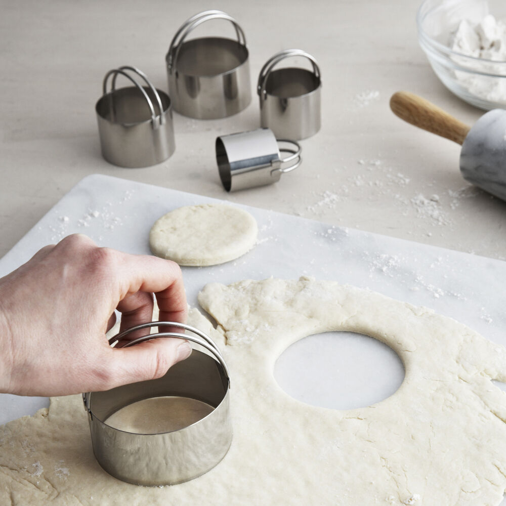 Sur La Table Stainless Steel Round Biscuit Cutters Set Of 5 Sur La Table Check out our 5 inch cookie cutter selection for the very best in unique or custom, handmade pieces from our food. sur la table stainless steel round biscuit cutters set of 5