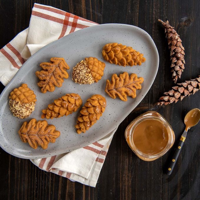 Nordic Ware Woodland Cakelet Pan Sur La Table