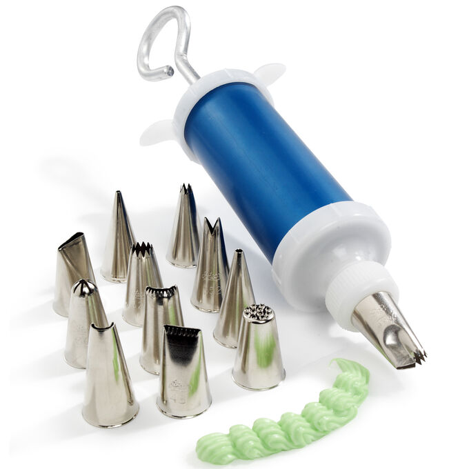 12 Piece Pastry Tip Set Frosting Gun Sur La Table