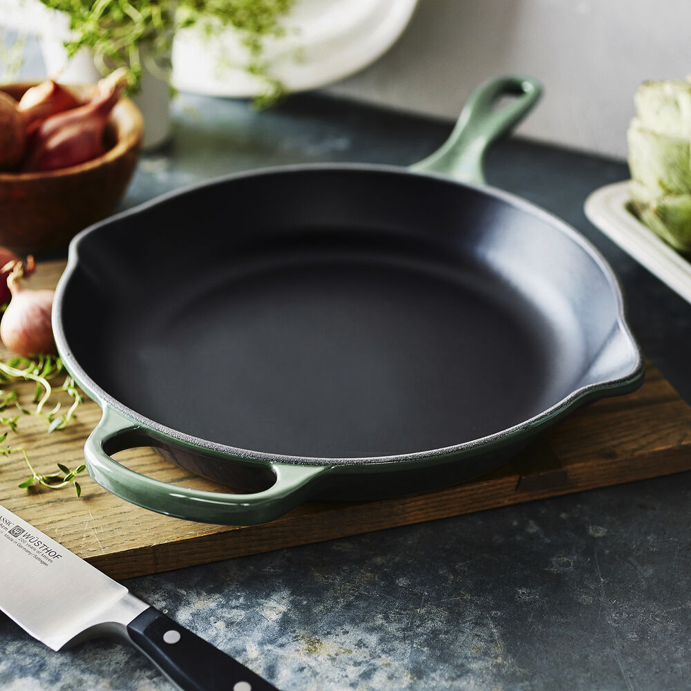 Le Creuset Signature Cast Iron Skillet 10 25 Sur La Table