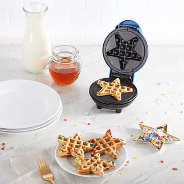 Dash Star Mini Waffle Maker