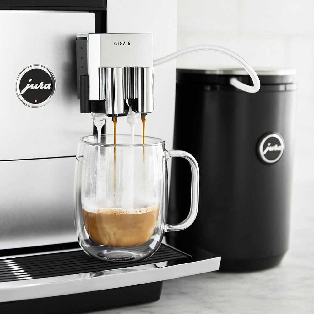 JURA GIGA 6 Automatic Coffee Machine Sur La Table