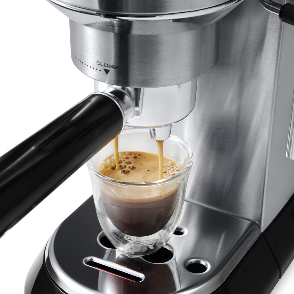De Longhi Dedica Pump Espresso Machine Sur La Table