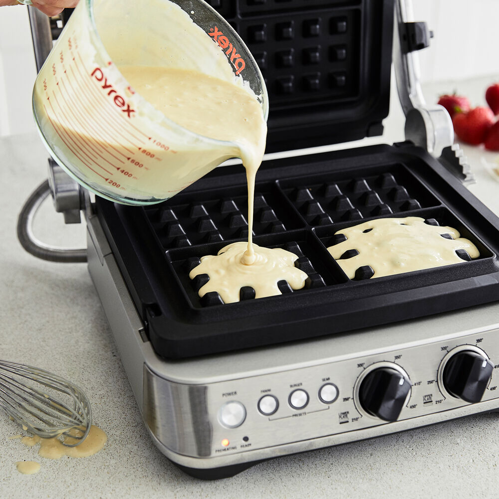 Breville The NoMess Waffle Plates Sur La Table