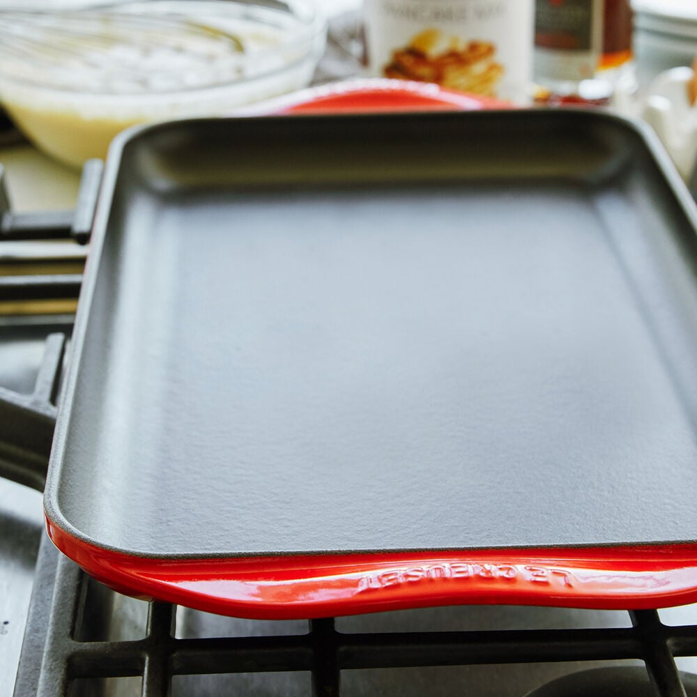 Le Creuset Extra Large Double Burner Griddle Sur La Table Extra Large Double Burner Griddle