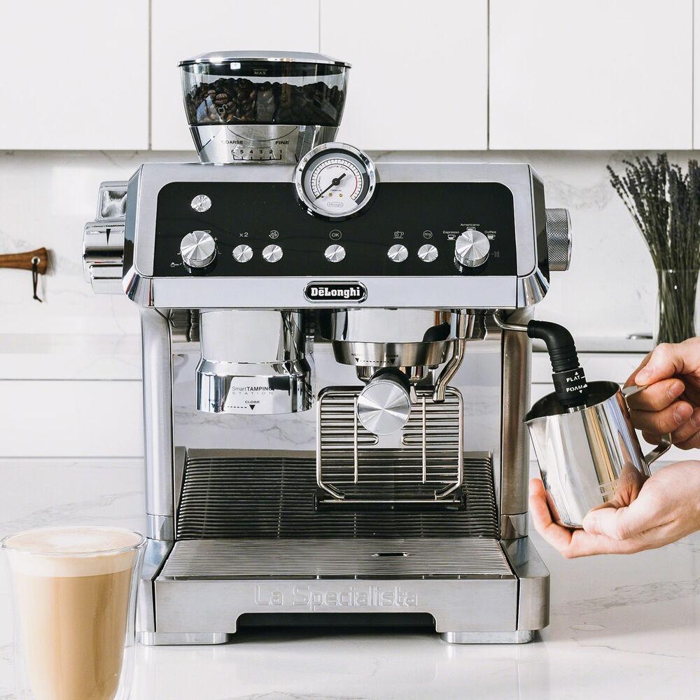 De’Longhi La Specialista Espresso Machine Sur La Table