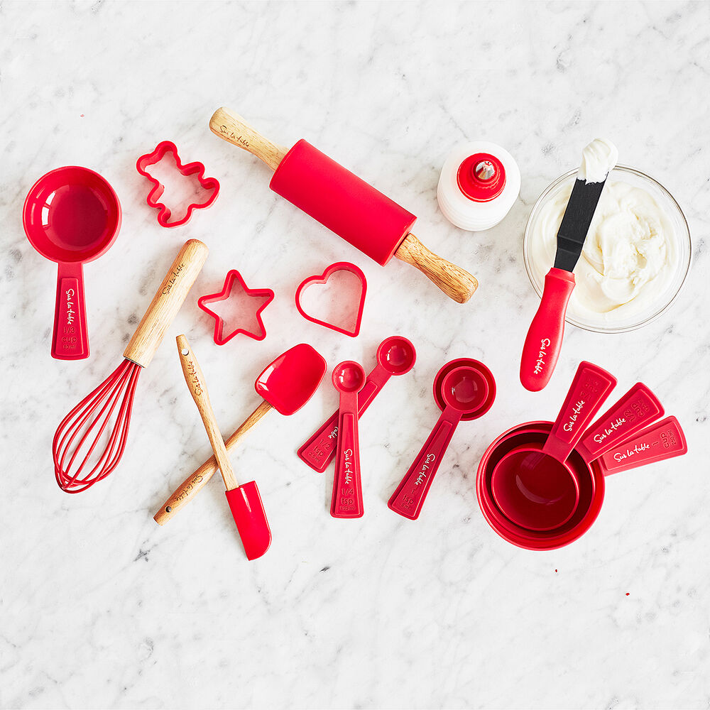 Kids’ 17Piece Baking and Decorating Set Sur La Table