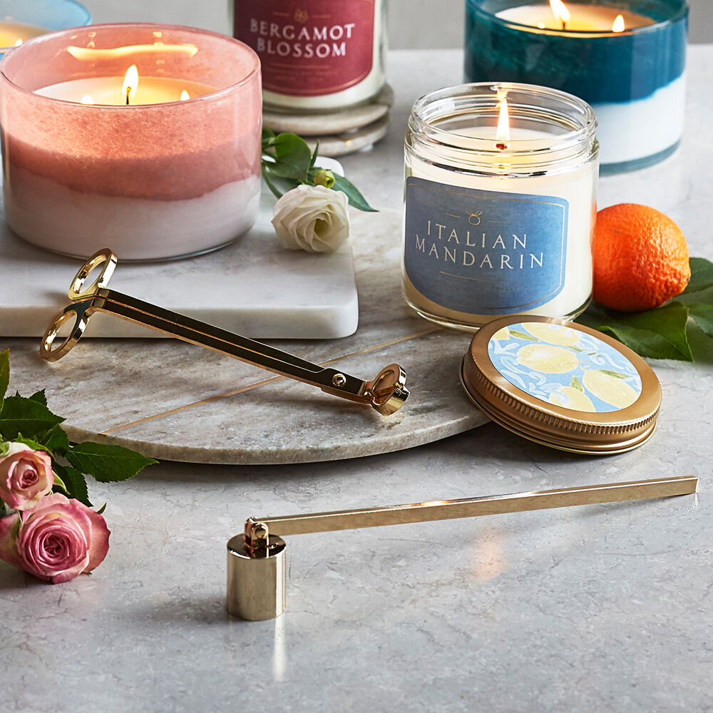 Illume Candle Snuffer Sur La Table