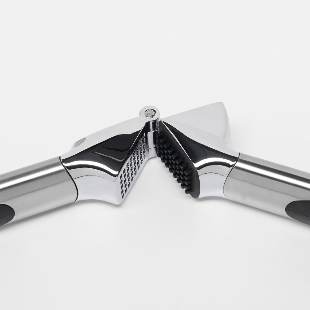 OXO SteeL Garlic Press Sur La Table