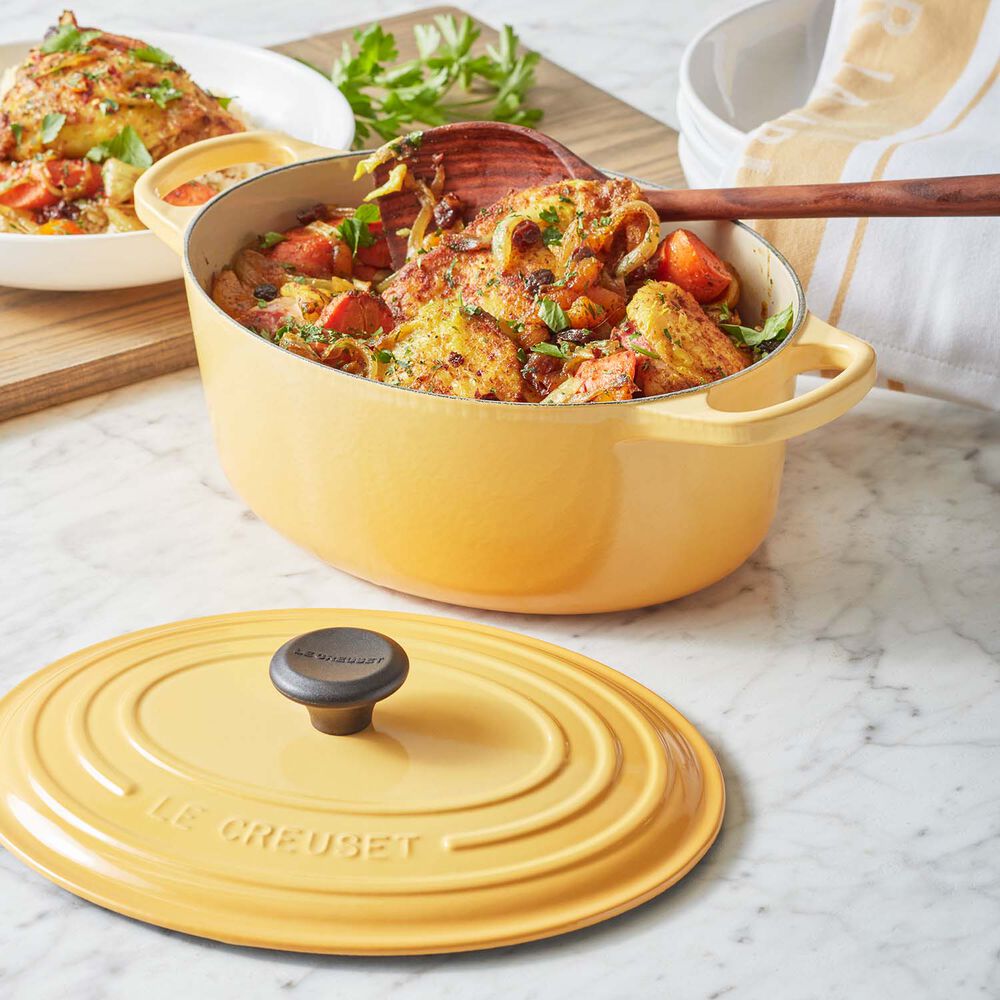 Le Creuset Signature Oval Dutch Oven 3 5 Qt Honey Sur La Table Use your dutch oven to make easy pantry recipes like pot roast, brisket, soups and more. le creuset signature oval dutch oven 3 5 qt honey