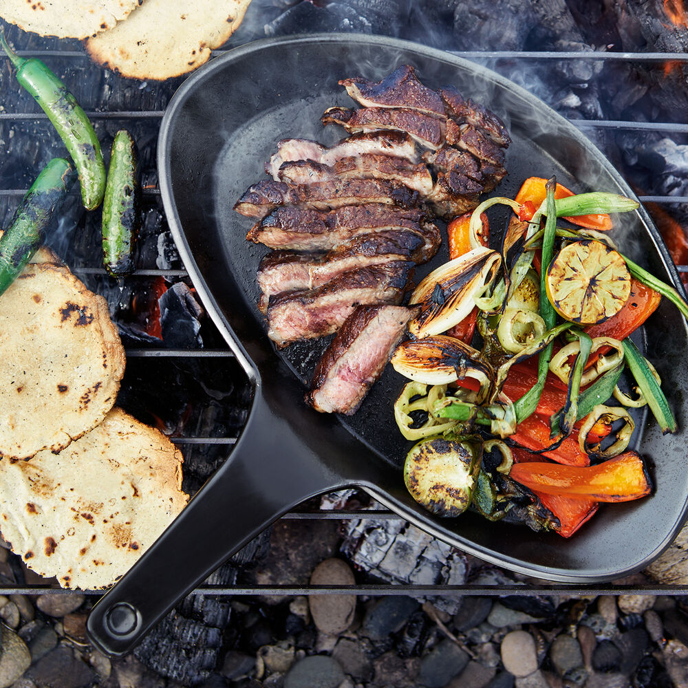 Sur La Table Ceramic Fajita Pan With Wooden Base Sur La Table
