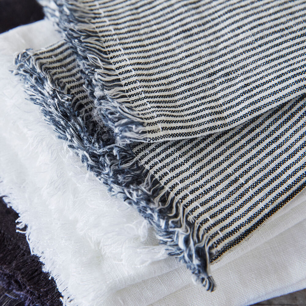 Frayed Stripe Linen Napkins, Set of 4 Sur La Table