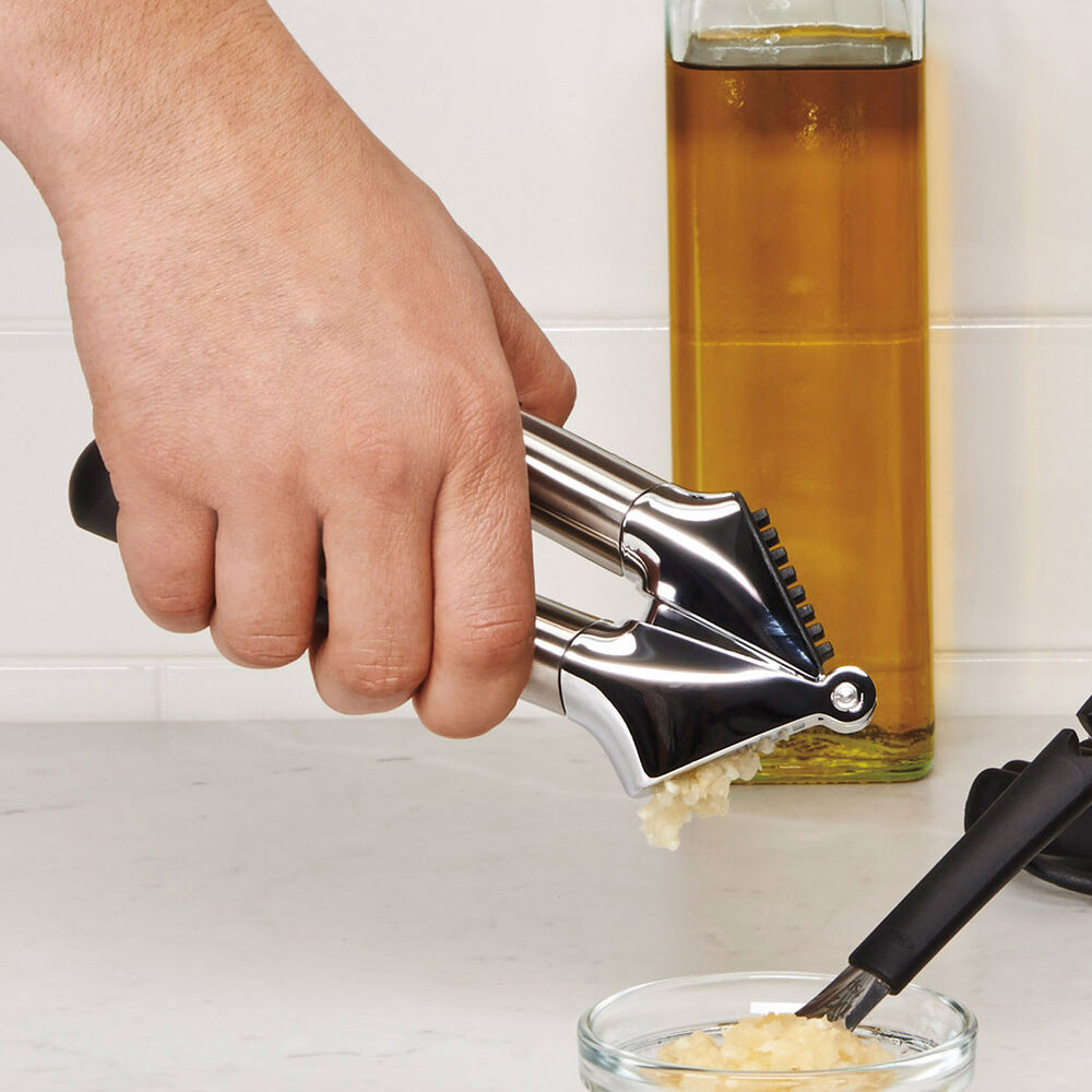 OXO SteeL Garlic Press Sur La Table