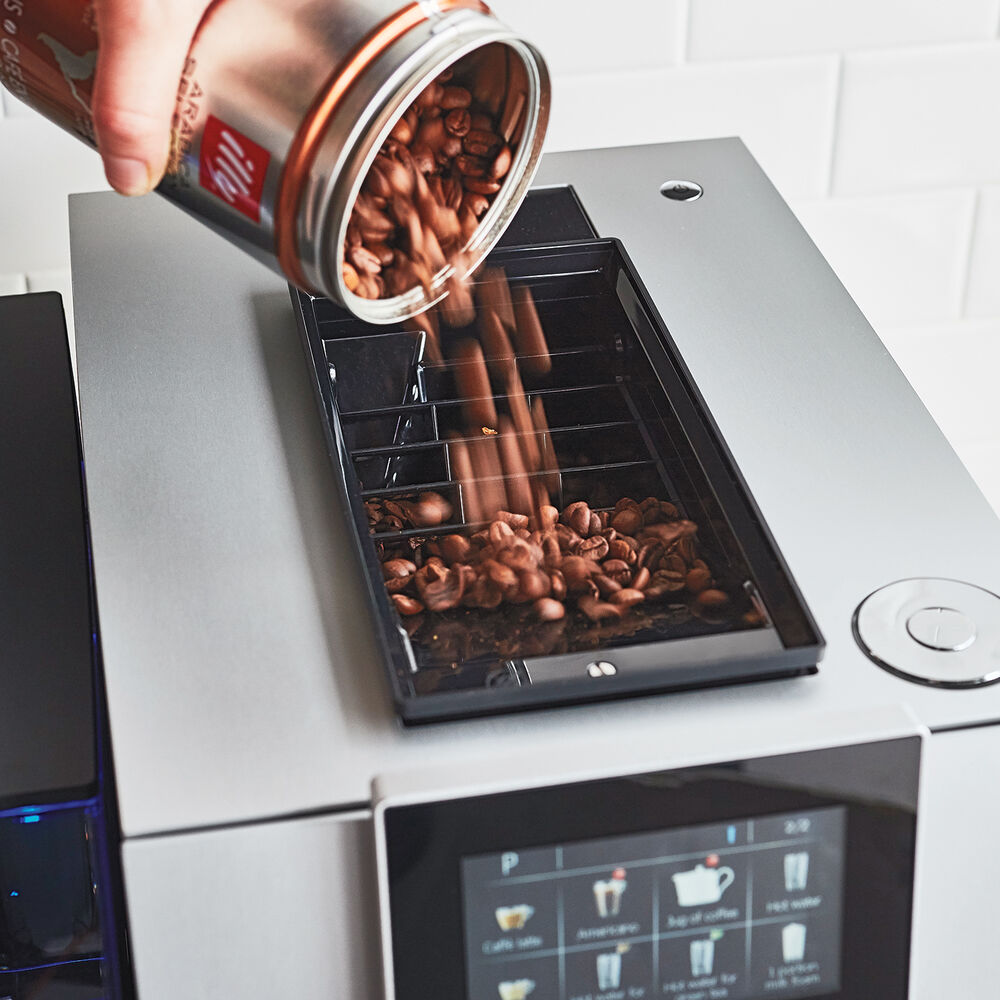 Jura Z8 Automatic Coffee Machine Sur La Table
