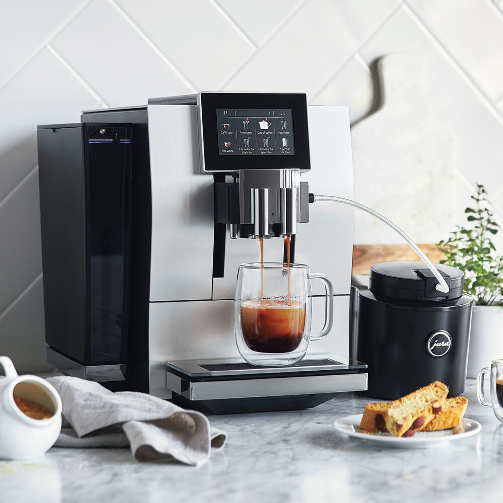 Jura Z8 Automatic Coffee Machine Sur La Table