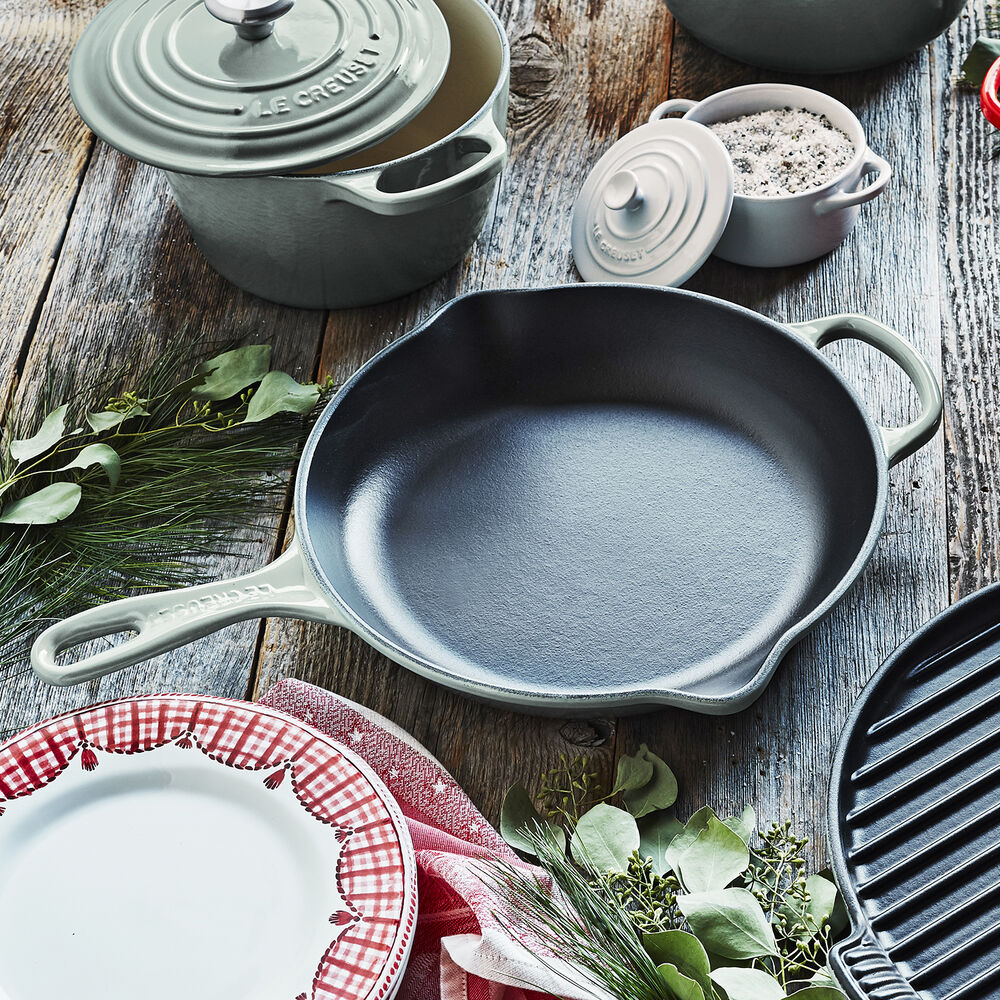 Le Creuset Signature Cast Iron Skillet 10 25 Sur La Table