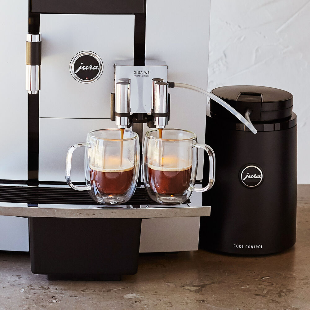 JURA GIGA W3 Automatic Coffee Machine Sur La Table