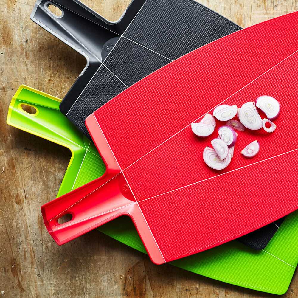 Sur La Table Prep & Pour Cutting Board