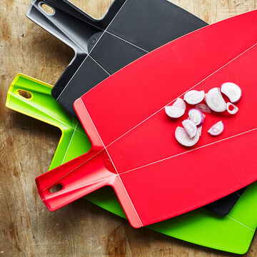 Sur La Table Prep & Pour Cutting Board