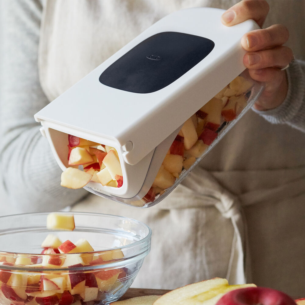 Oxo Good Grips Vegetable Chopper With Easy Pour Opening Sur La Table