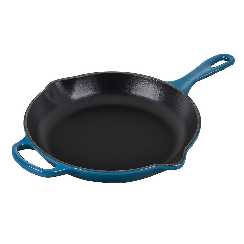 Le Creuset Signature Cast Iron Skillet 10 25 Sur La Table