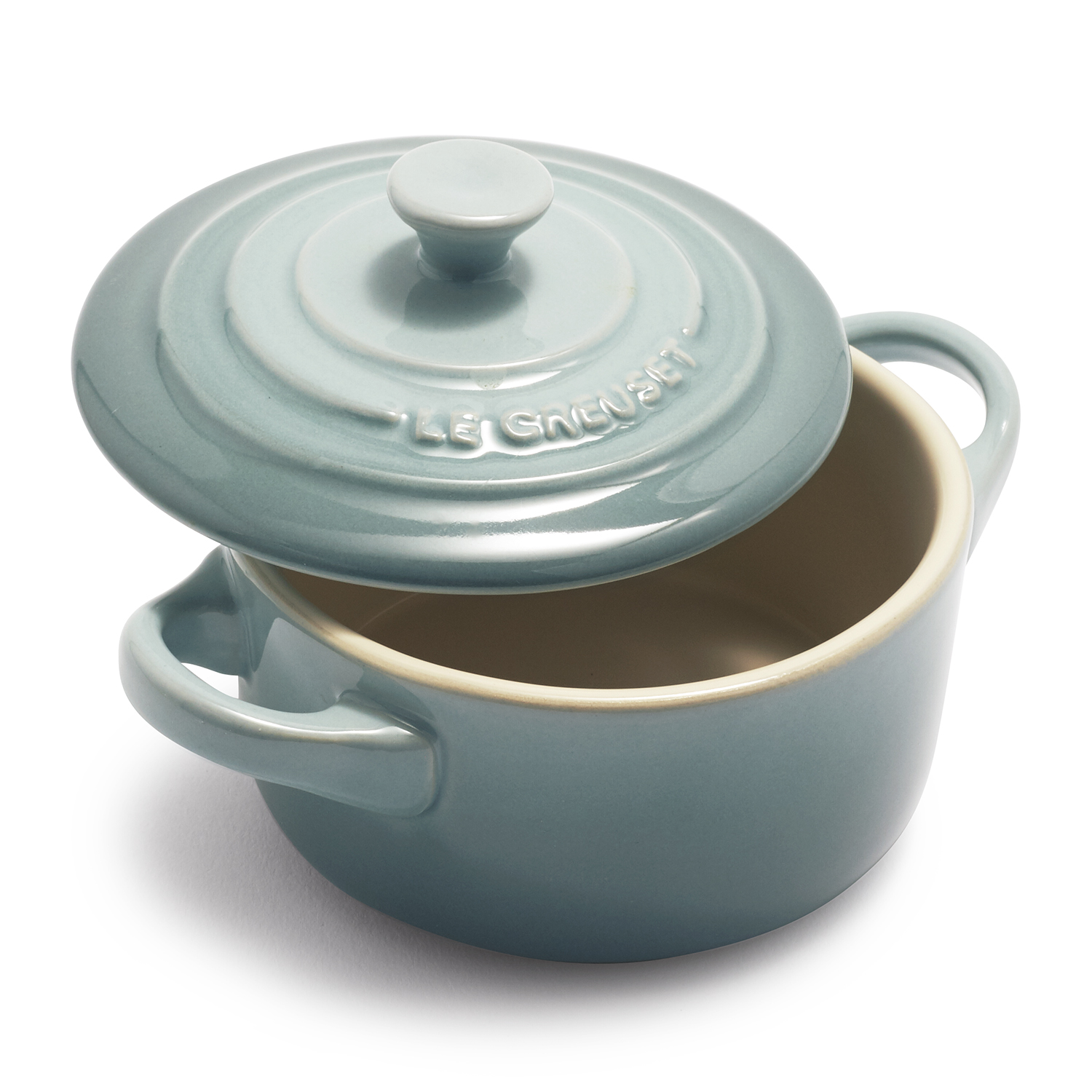 Le Creuset Signature Petite Cocotte 8 Oz Sur La Table Mini round cocotte made of stoneware with an enamel finish. le creuset signature petite cocotte 8 oz sur la table