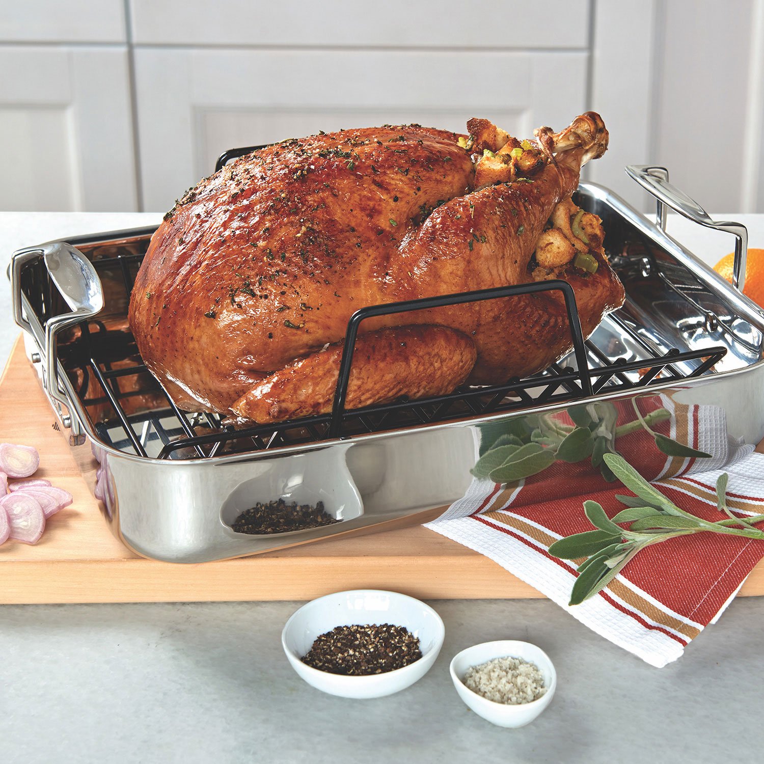 Viking stainless steel roasting pan with rack sur la table
