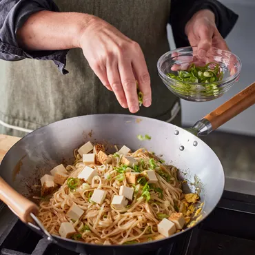 Perfect Pad Thai in wok