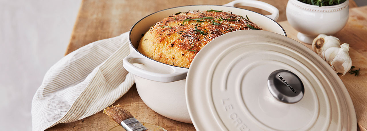 LE CREUSET BAKEWARE
