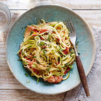 healthy spaghetti with zoodles