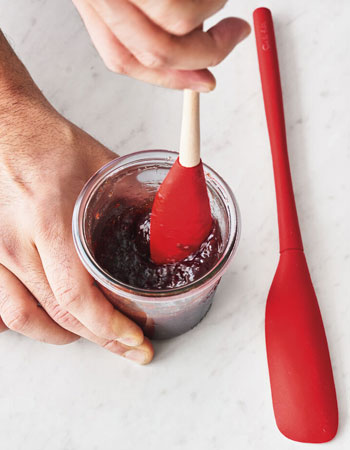 SUR LA TABLE FLEX CORE SILICONE JAR SCRAPER