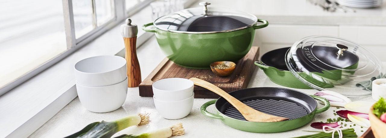 Staub in Chive color