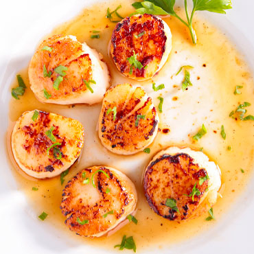 Seared Scallops with Sauvignon Blanc Butter Sauce