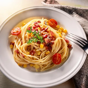 Spaghetti with Bacon, Corn and Cherry Tomatoes