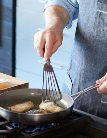 THE CHEF'S KITCHEN