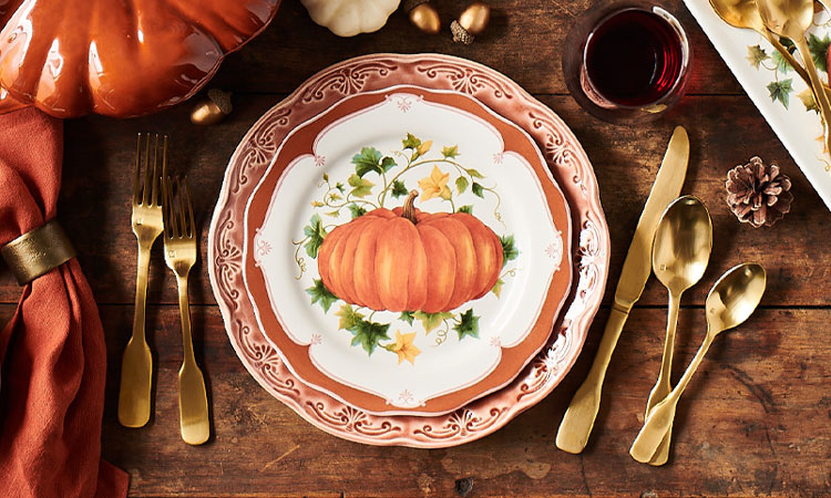 Pumpkin plate with gold flatware