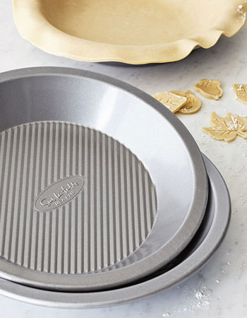 SUR LA TABLE PLATINUM PROFESSIONAL PIE DISH