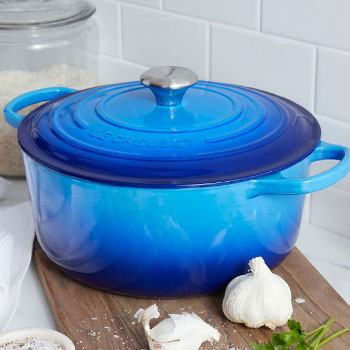 Le Creuset round 7.25 quart Dutch Oven in Azure