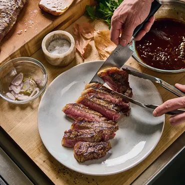 Grilled Steaks with Caramelized Shallot Sauce