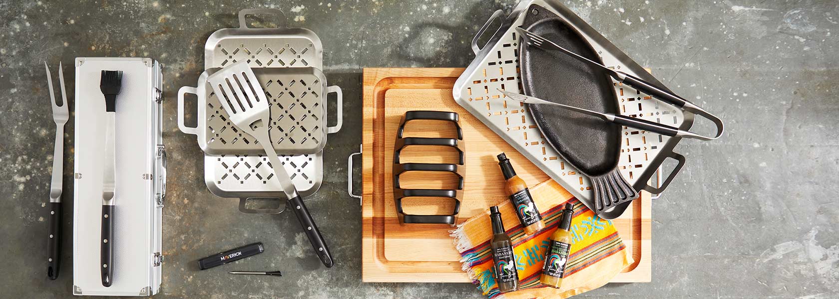 grilling grids, tools and cast iron fish pan