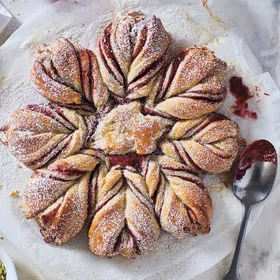 Raspberry Snowflake Pull-Apart Wreath
