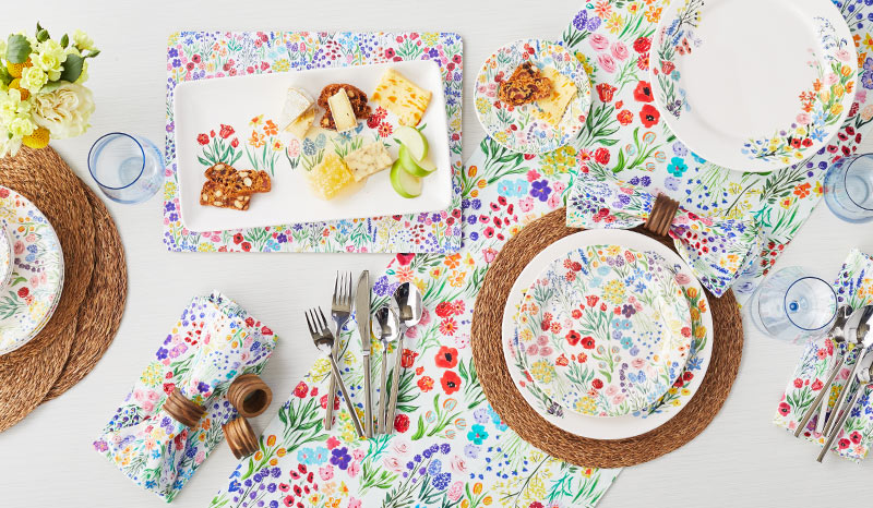Jardin floral dinnerware and linens