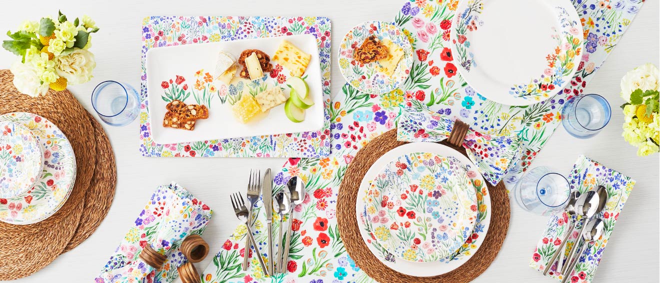 Jardin floral dinnerware and linens