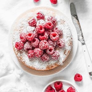 Victoria Sponge Cake with raspberries