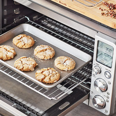 Breville Smart Oven® Air Fryer Pro with cookies